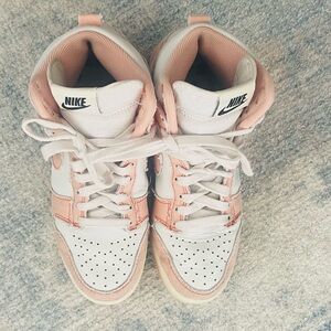 Nike Dunk High Top 1985 Girls Women’s Sneaker sz 6